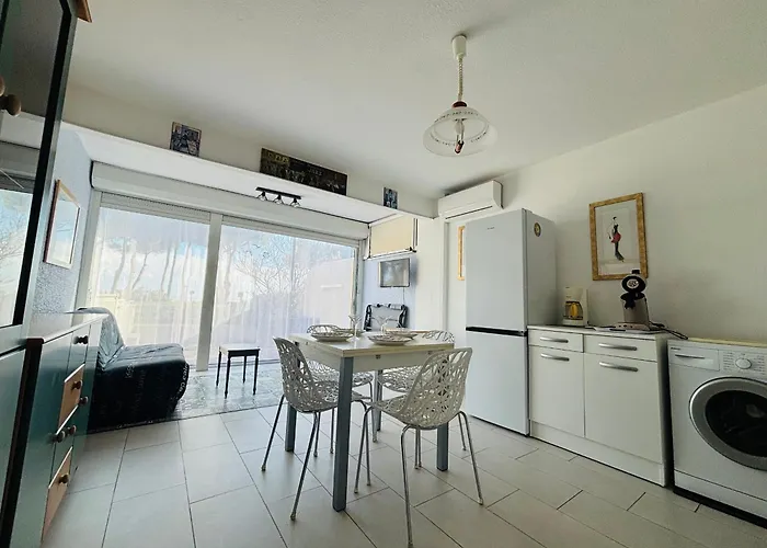 T2 En Rez-de-jardin Face A La Avec Parking - Fr-1-309-493 Апартаменты *